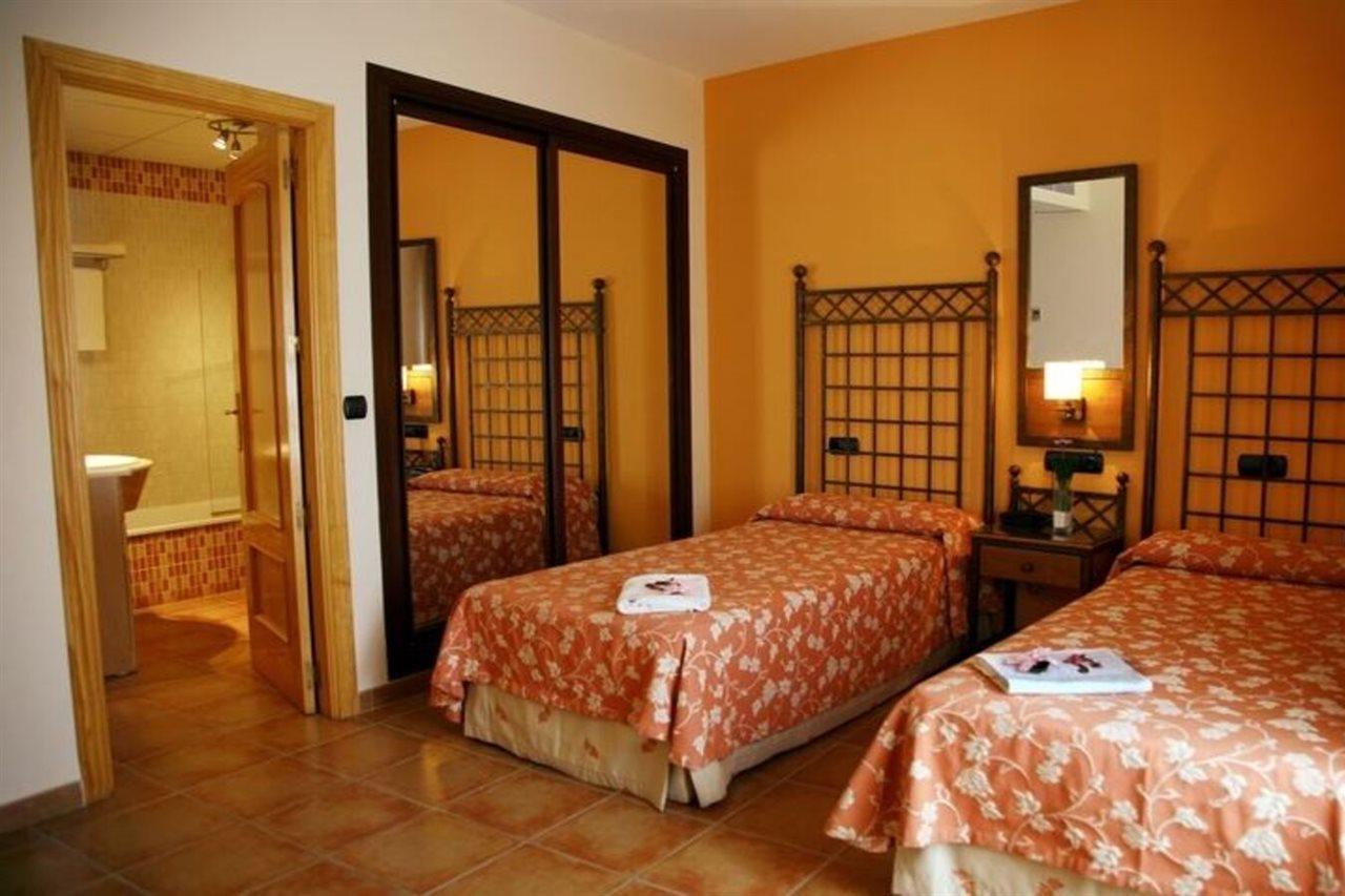 Hotel Ele Santabarbara Castilleja de la Cuesta Exteriér fotografie